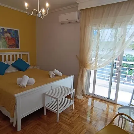 Aristi By The Music Hall Apartment