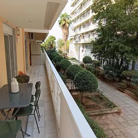 Aristi By The Music Hall Apartment