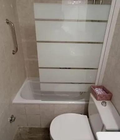 Aristi By The Music Hall アパート